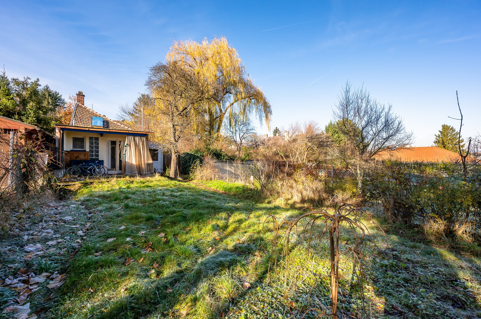 Einzigartige Lage - Nähe Mauer - 2 Bestandsobjekte - ca. 8,5m Grundstücksbreite