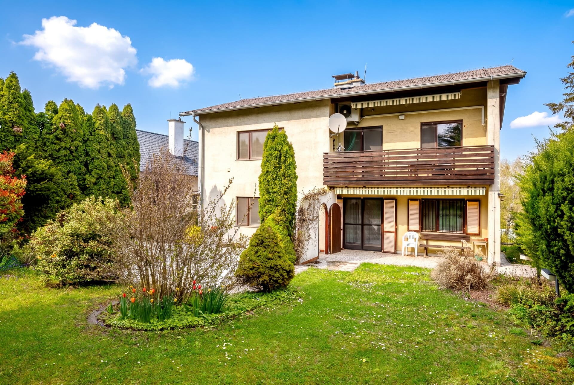 Ihr Rückzugsort im Grünen – Einfamilienhaus mit Pool, Sauna & viel Potenzial