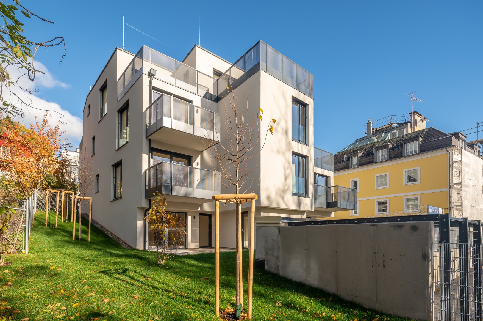 Vierzimmerwohnung mit Terrassen & Paradiesgarten am Fuße des Schafbergs